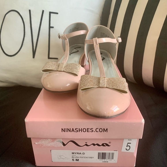 Pretty in Pink Patent Party Shoe 💝 Big Girls Sz 5 NIB - Picture 2 of 4